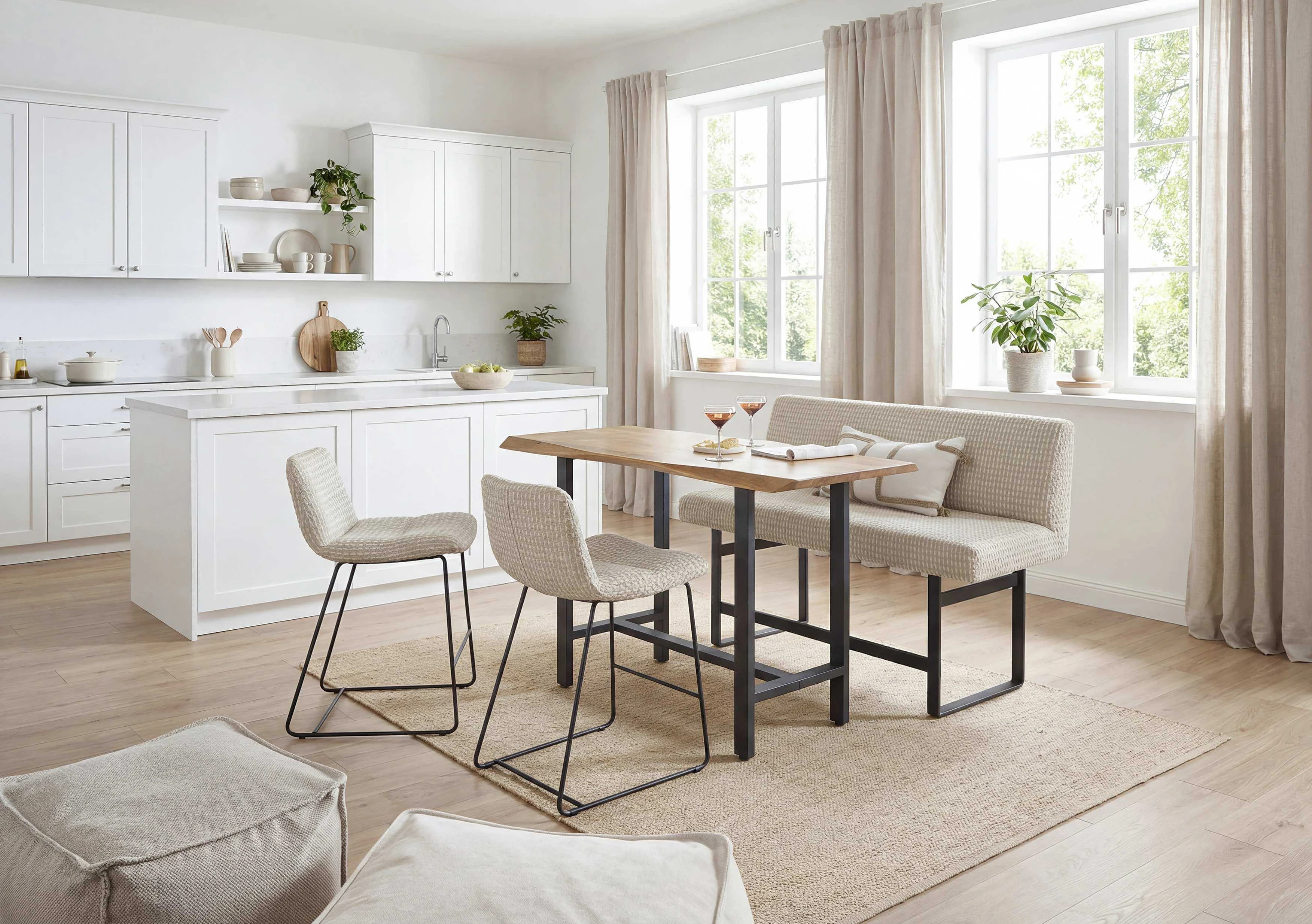 Lungo dining bench upholstered in Vita fabric in beige in a cosy atmosphere