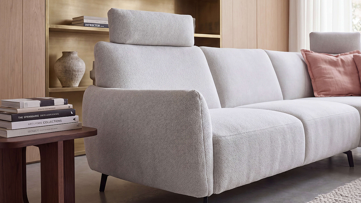 Ecksofa in Bezug Milano in der Farbe Platin im Detail