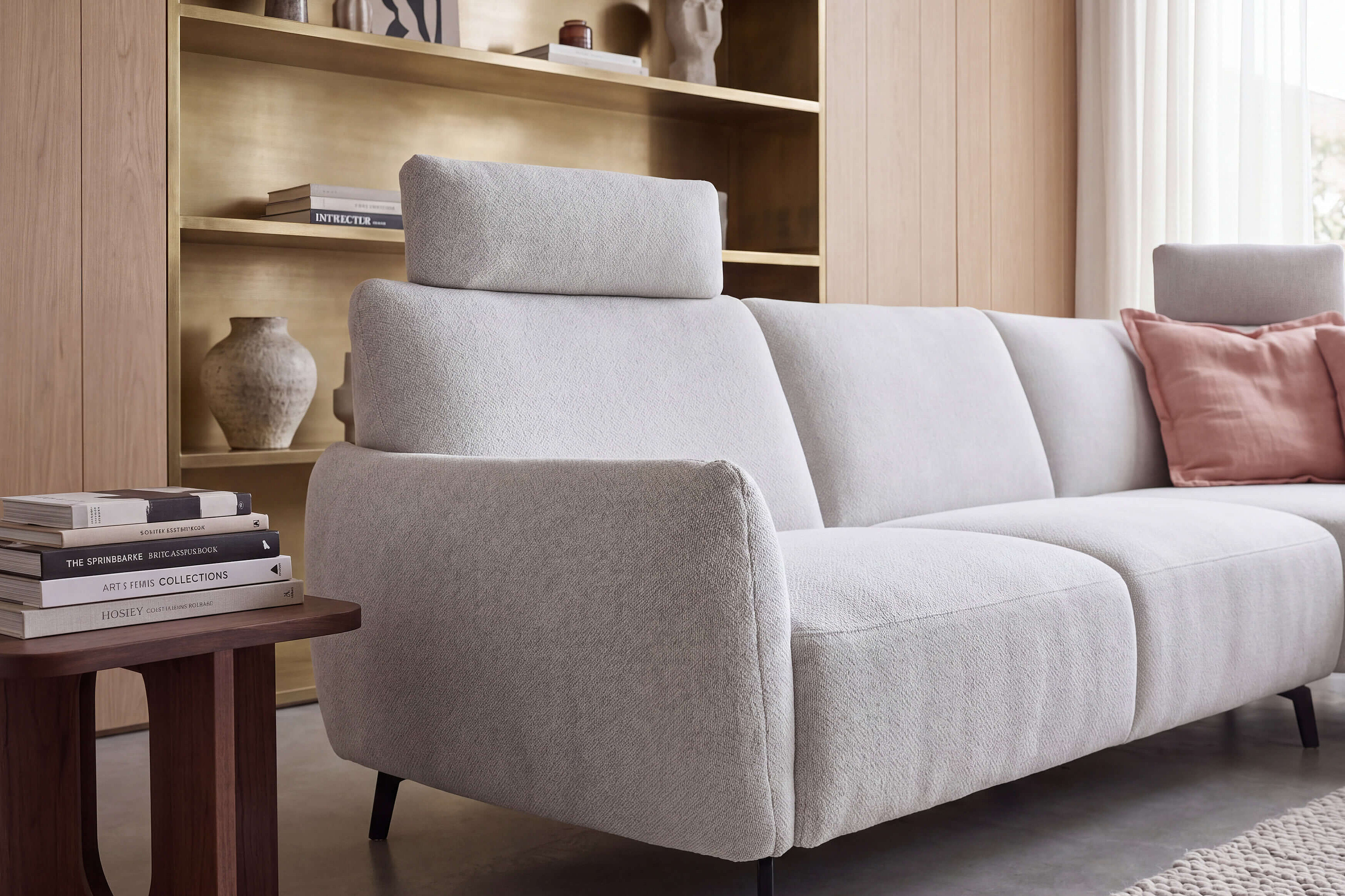 Ecksofa in Bezug Milano in der Farbe Platin im Detail
