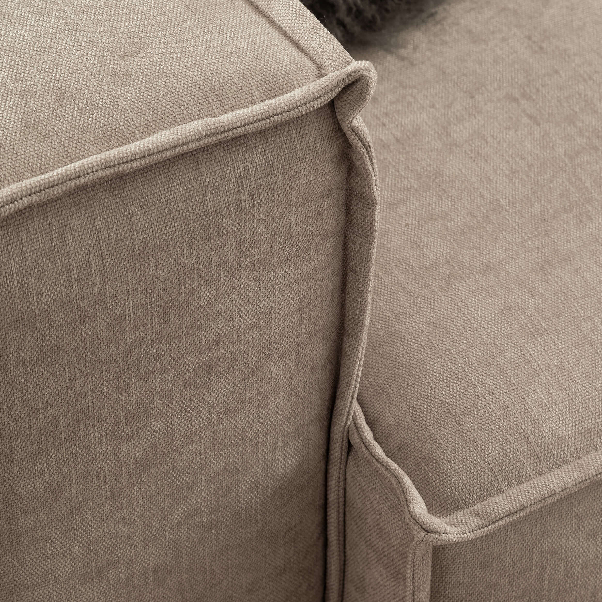 Einzelsofa Upper East in Bezug Yelda in der Farbe Natur, Detailaufnahme der Biese