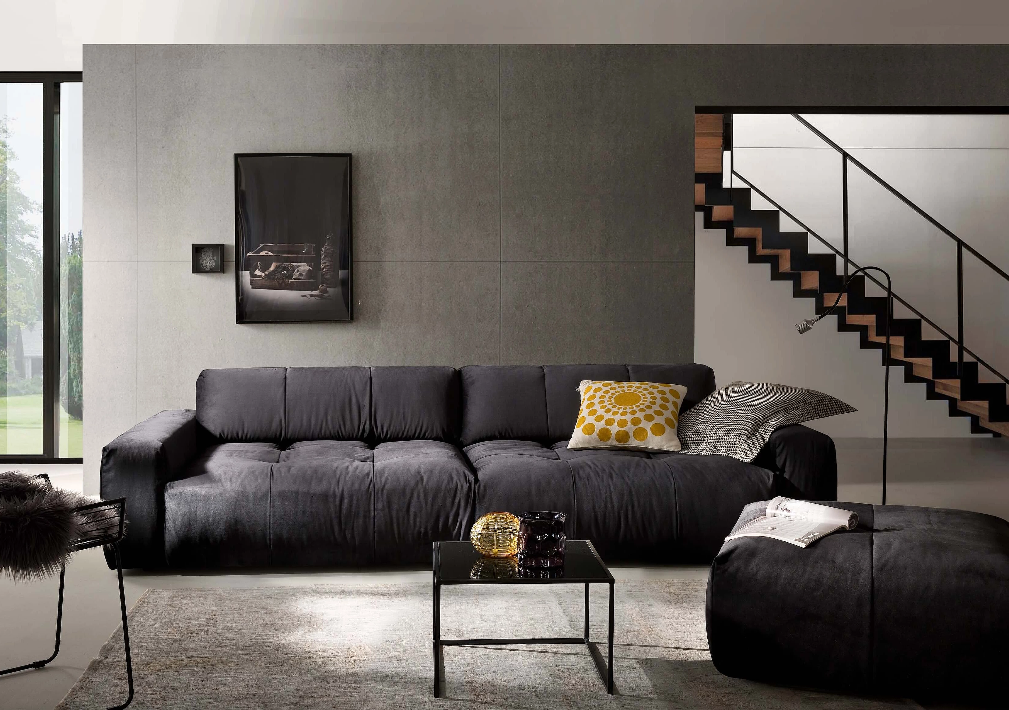 Einzelsofa Paddock in Bezug Velvet in der Farbe Black in Wohnambiente