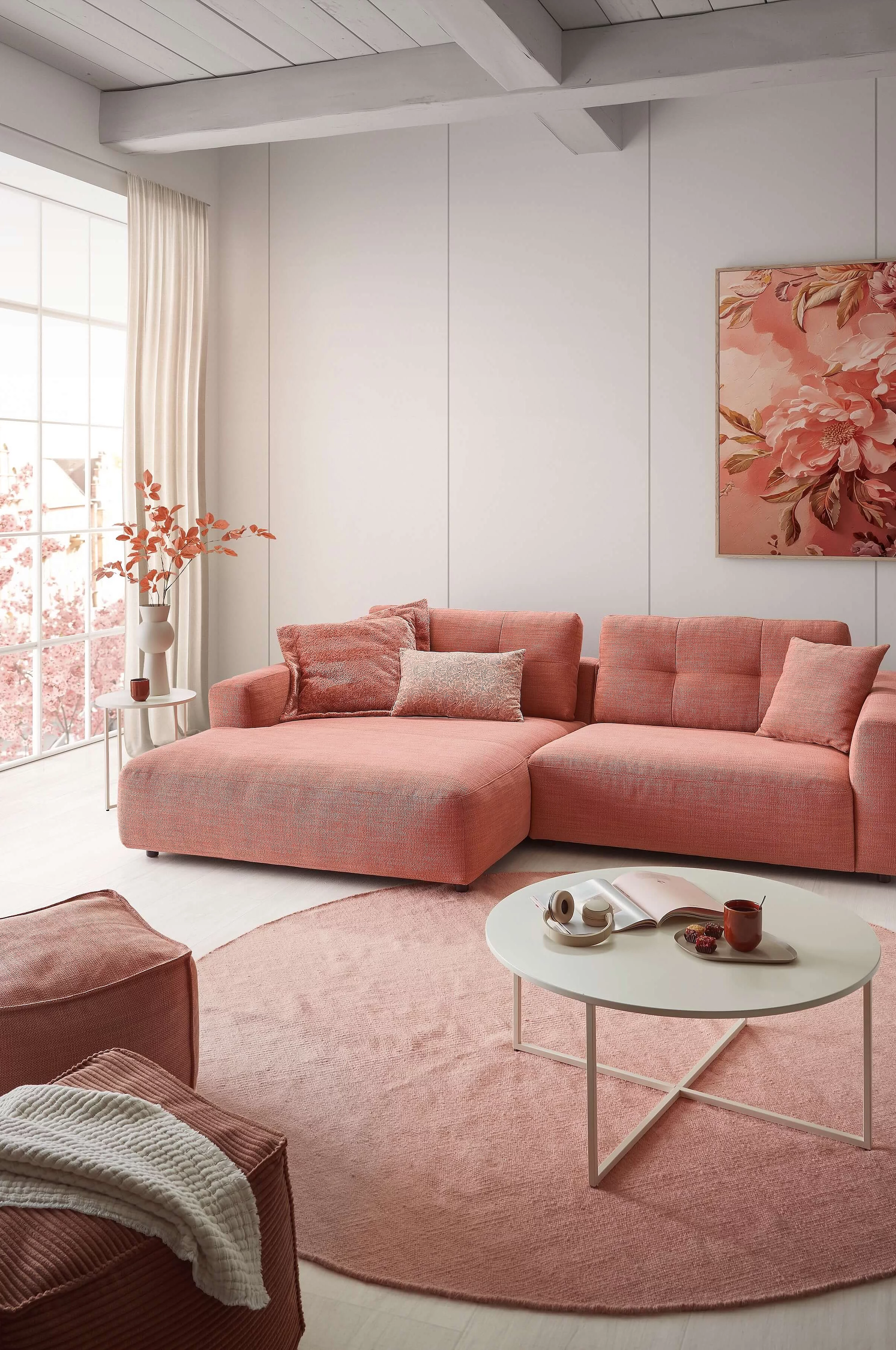 Ecksofa Nelly in Bezug Picasso in der Farbe Peach in Wohnambiente