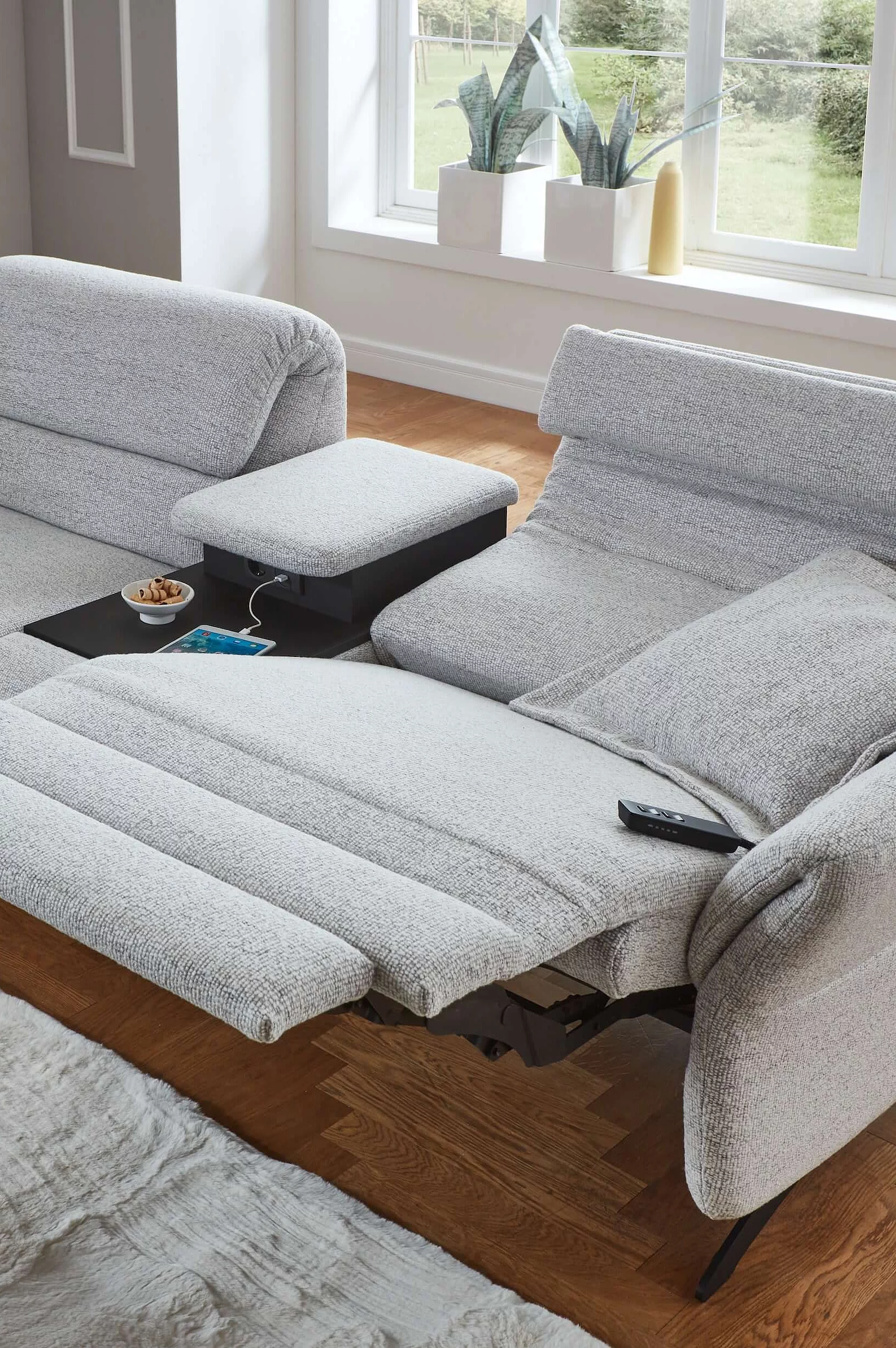 Einzelsofa 5031 mit Relaxfunktion in Bezug Donna in der Farbe Silver in Wohnambiente