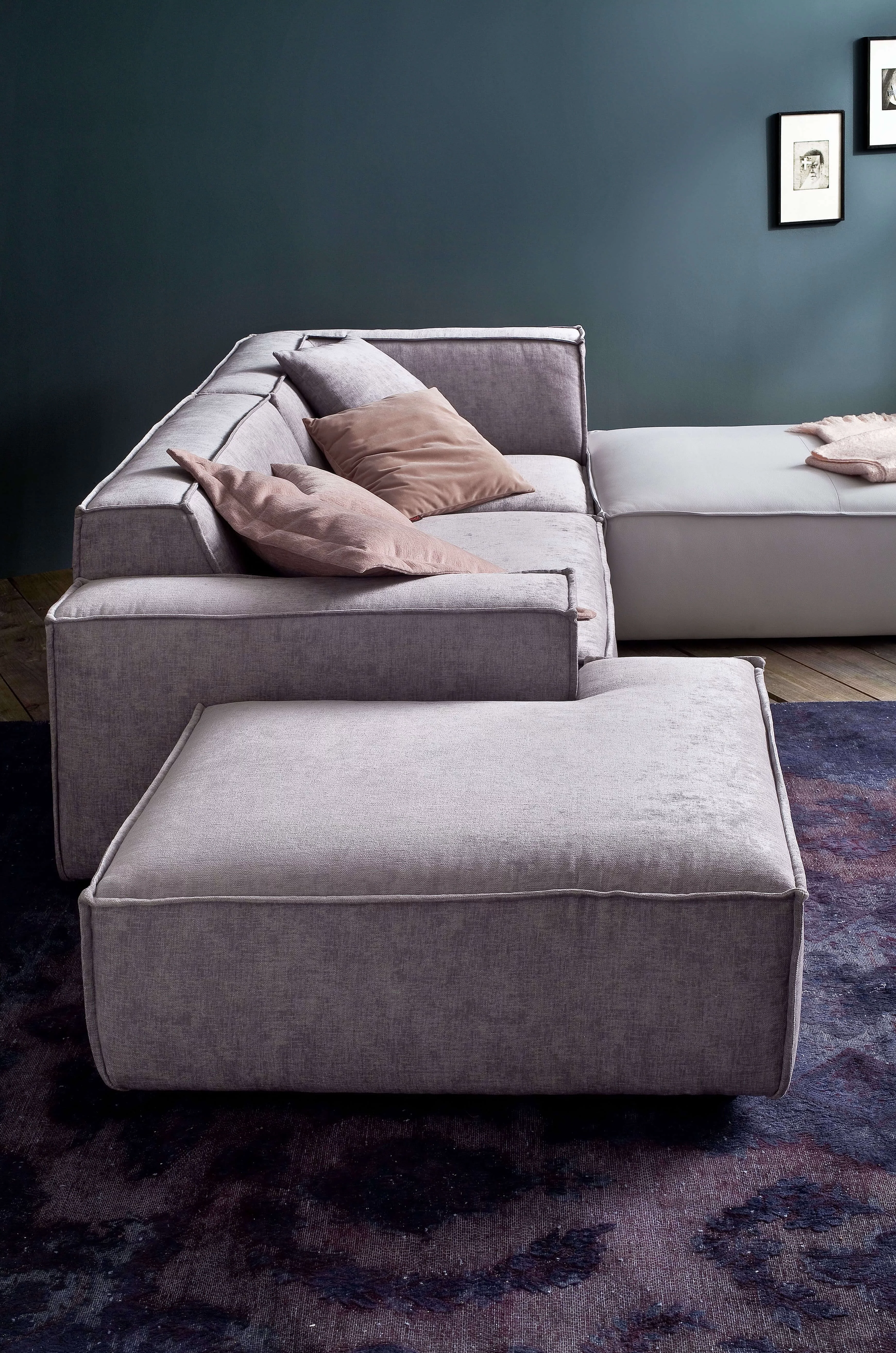 Winkelhocker Upper East in Bezug Cosmopolitan in der Farbe Hellgrau